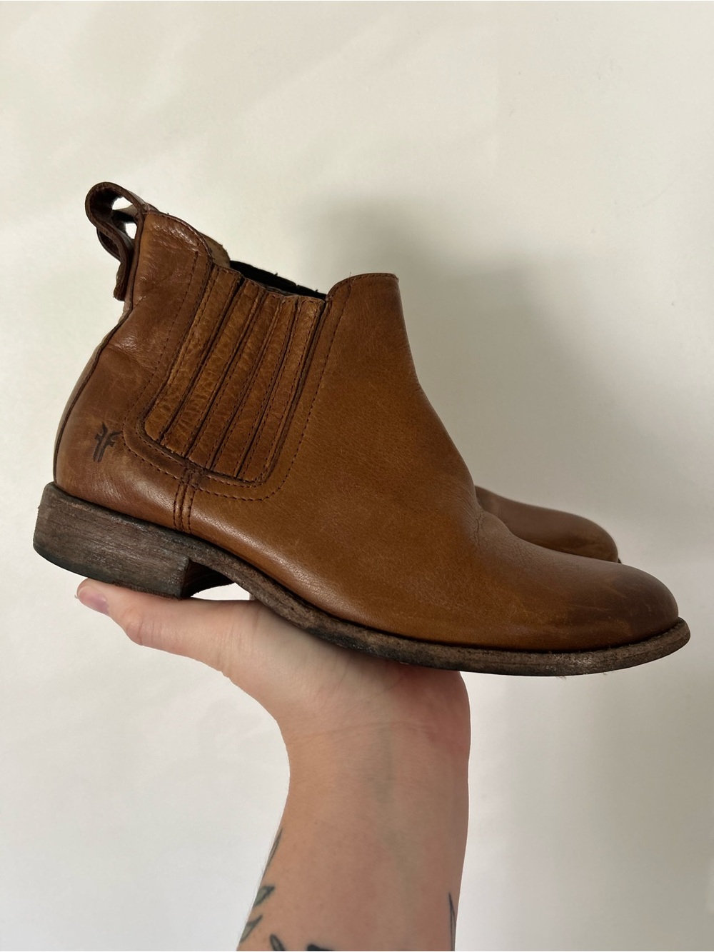 FRYE Pippa Chelsea Cognac Size 6